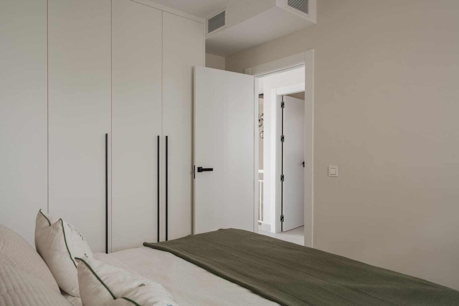 3 bedroom Apartment for sale in Benahavis with pool garage - € 725,000 (Ref: 9926927)