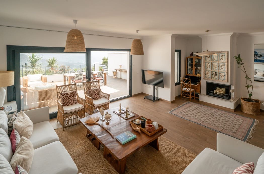 3 bedroom Villa for sale in Marbella with pool garage - € 595,000 (Ref: 9928915)