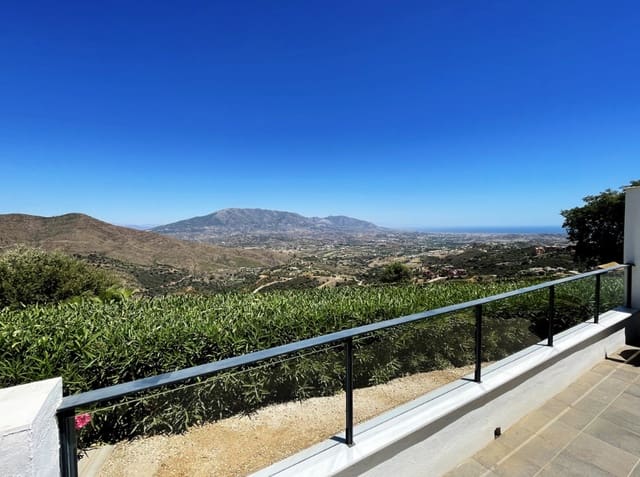 3 quarto Moradia para venda em Marbella com piscina garagem - 595 000 € (Ref: 9928915)