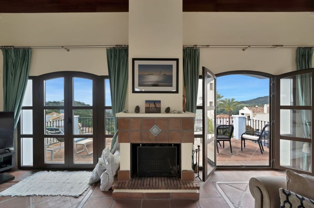 3 soveværelse Villa til salg i Benahavis med swimmingpool garage - € 575.000 (Ref: 9928916)