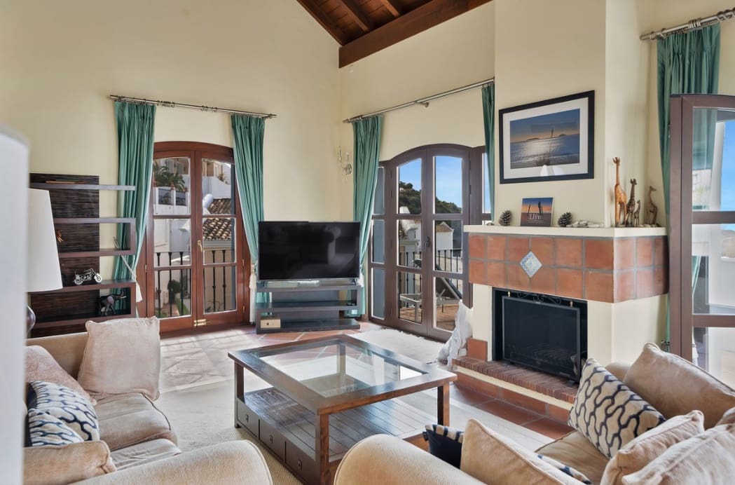 3 soveværelse Villa til salg i Benahavis med swimmingpool garage - € 575.000 (Ref: 9928916)