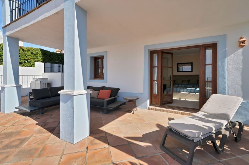 3 soveværelse Villa til salg i Benahavis med swimmingpool garage - € 575.000 (Ref: 9928916)