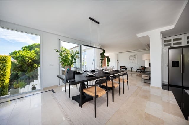 Chalet de 4 habitaciones en Marbella en venta con piscina - 1.790.000 € (Ref: 9928917)