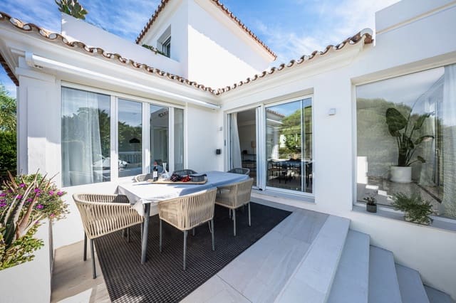 Chalet de 4 habitaciones en Marbella en venta con piscina - 1.790.000 € (Ref: 9928917)