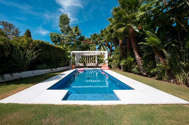 Chalet de 4 habitaciones en Marbella en venta con piscina - 1.790.000 € (Ref: 9928917)