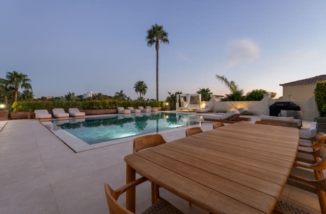 4 quarto Moradia para venda em Marbella com piscina garagem - 2 950 000 € (Ref: 9933680)