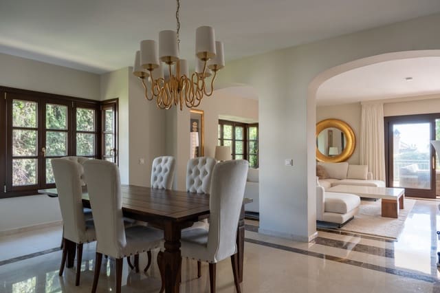 4 slaapkamer Villa te koop in Marbella met zwembad garage - € 2.250.000 (Ref: 9933681)