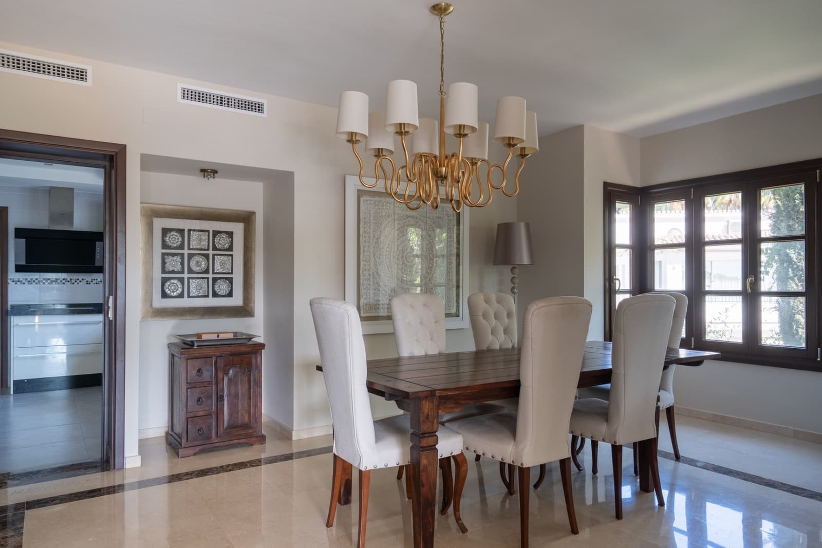 4 bedroom Villa for sale in Marbella with pool garage - € 2,250,000 (Ref: 9933681)