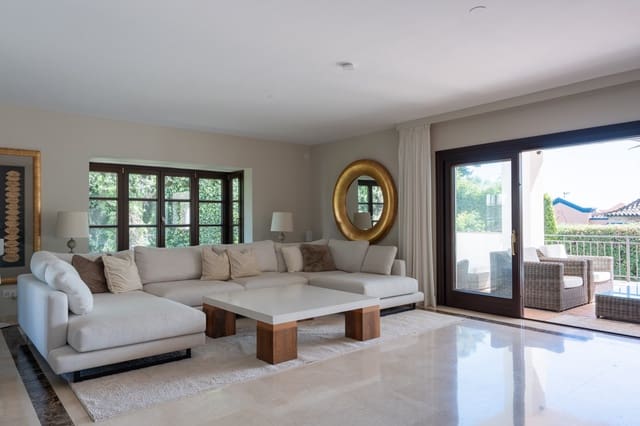 4 slaapkamer Villa te koop in Marbella met zwembad garage - € 2.250.000 (Ref: 9933681)