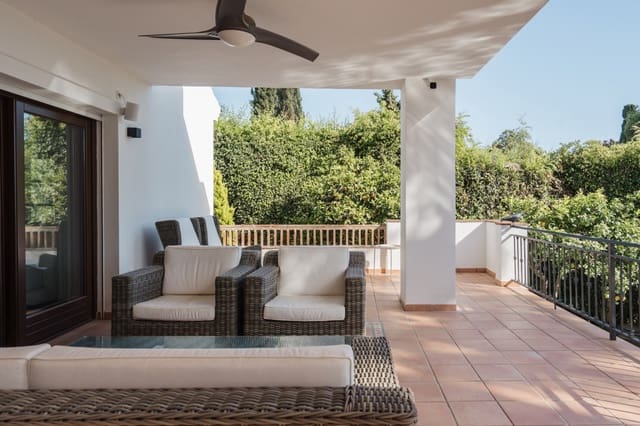 4 slaapkamer Villa te koop in Marbella met zwembad garage - € 2.250.000 (Ref: 9933681)