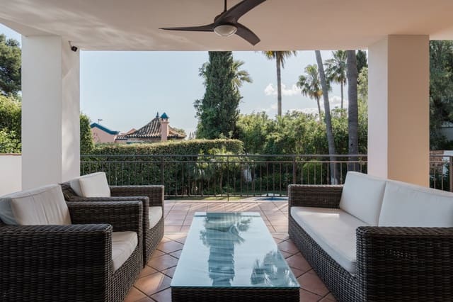 4 slaapkamer Villa te koop in Marbella met zwembad garage - € 2.250.000 (Ref: 9933681)