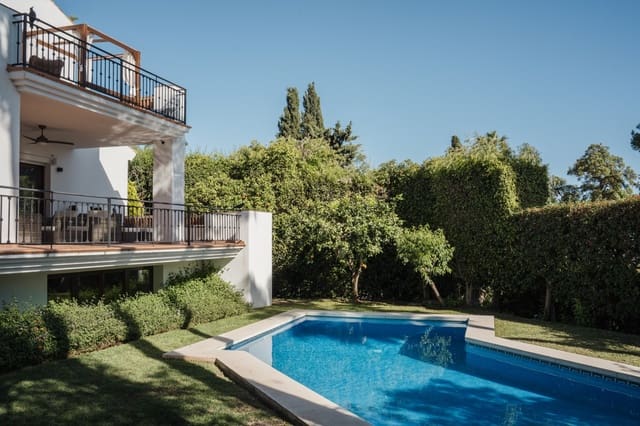4 slaapkamer Villa te koop in Marbella met zwembad garage - € 2.250.000 (Ref: 9933681)