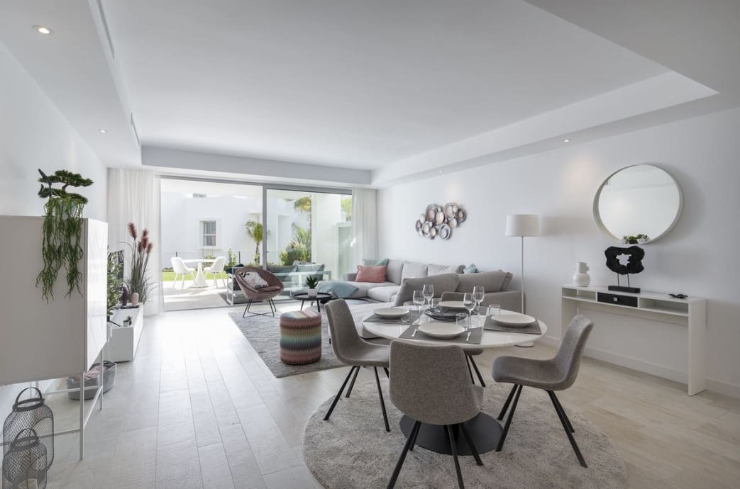 2 soverom Leilighet til salgs i Casares med svømmebasseng garasje - € 575 000 (Ref: 9933684)