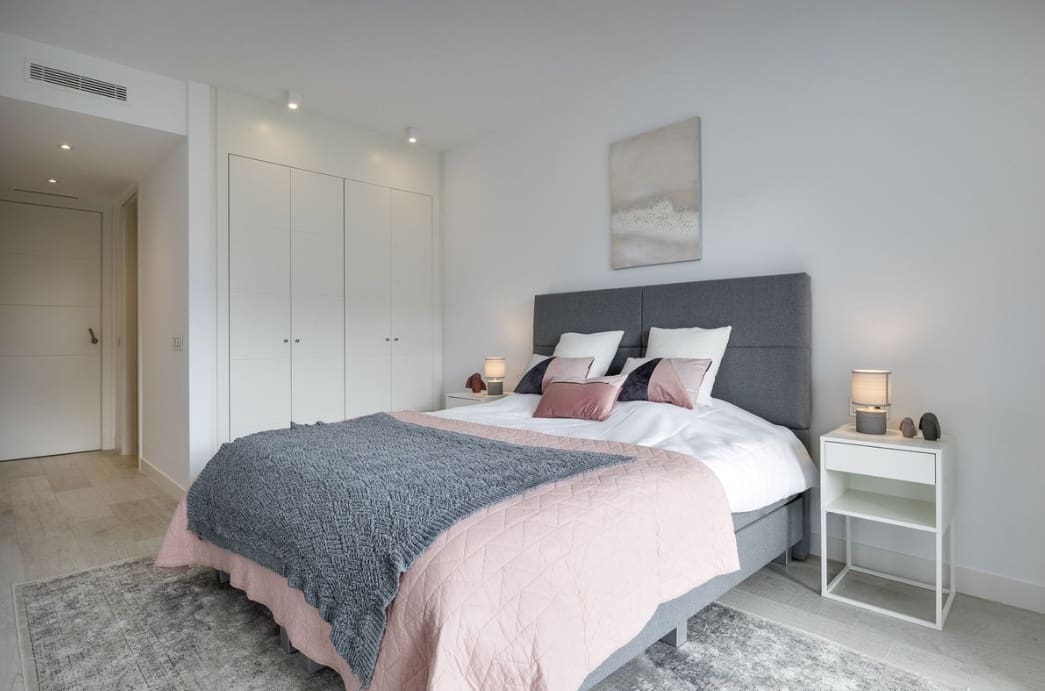 2 soverom Leilighet til salgs i Casares med svømmebasseng garasje - € 575 000 (Ref: 9933684)