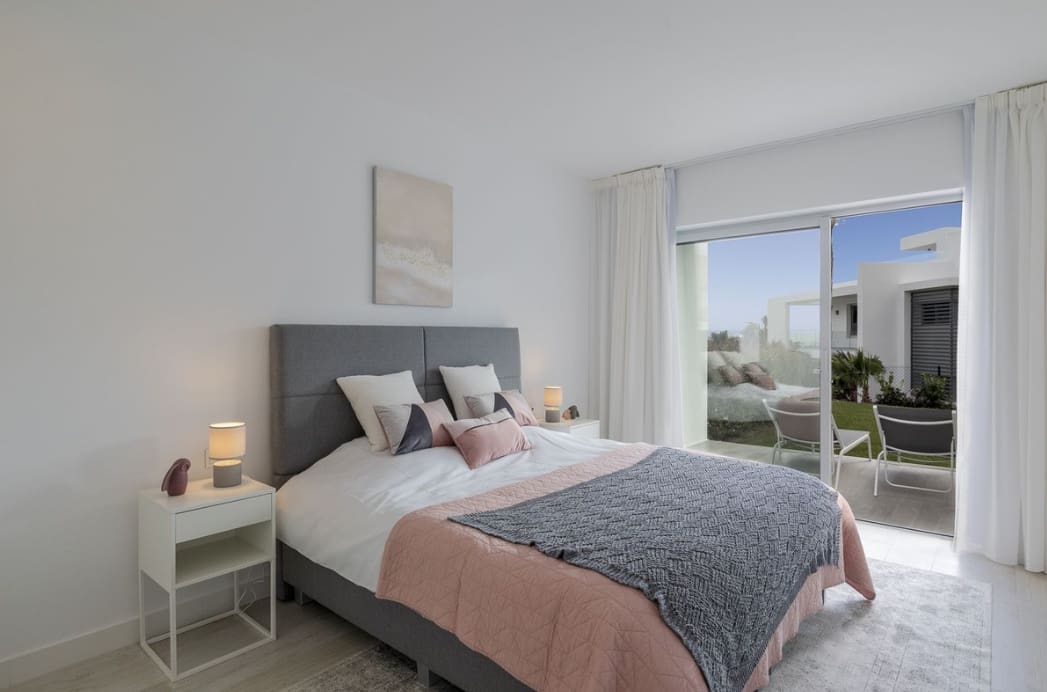 2 soverom Leilighet til salgs i Casares med svømmebasseng garasje - € 575 000 (Ref: 9933684)
