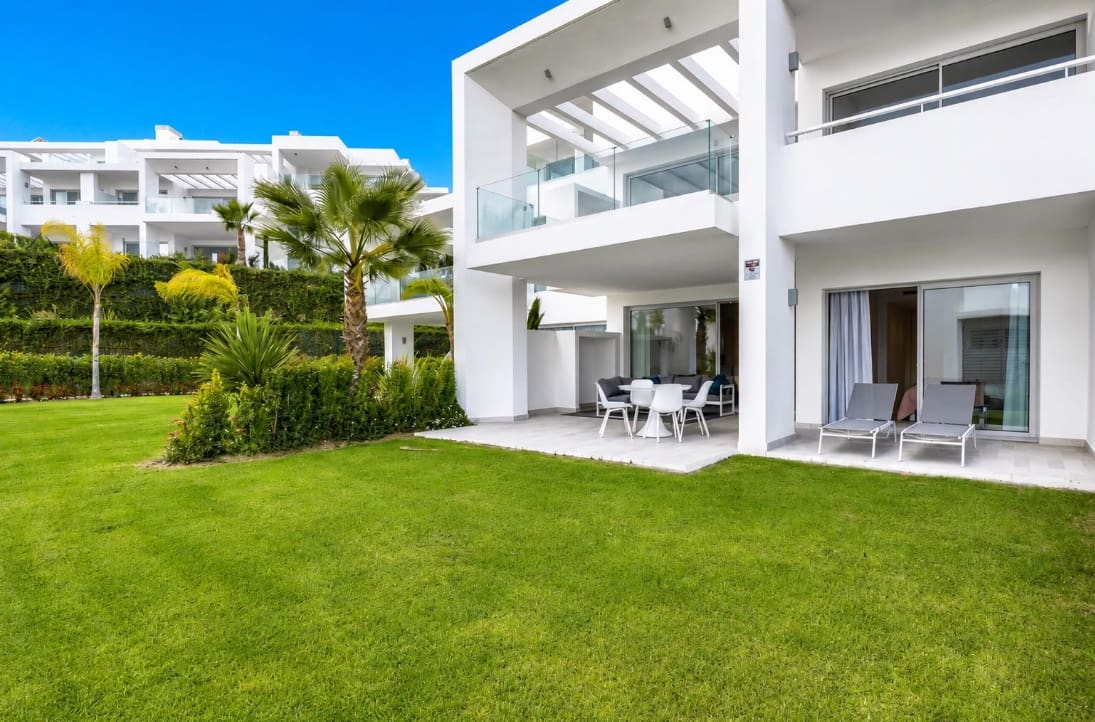 2 soverom Leilighet til salgs i Casares med svømmebasseng garasje - € 575 000 (Ref: 9933684)
