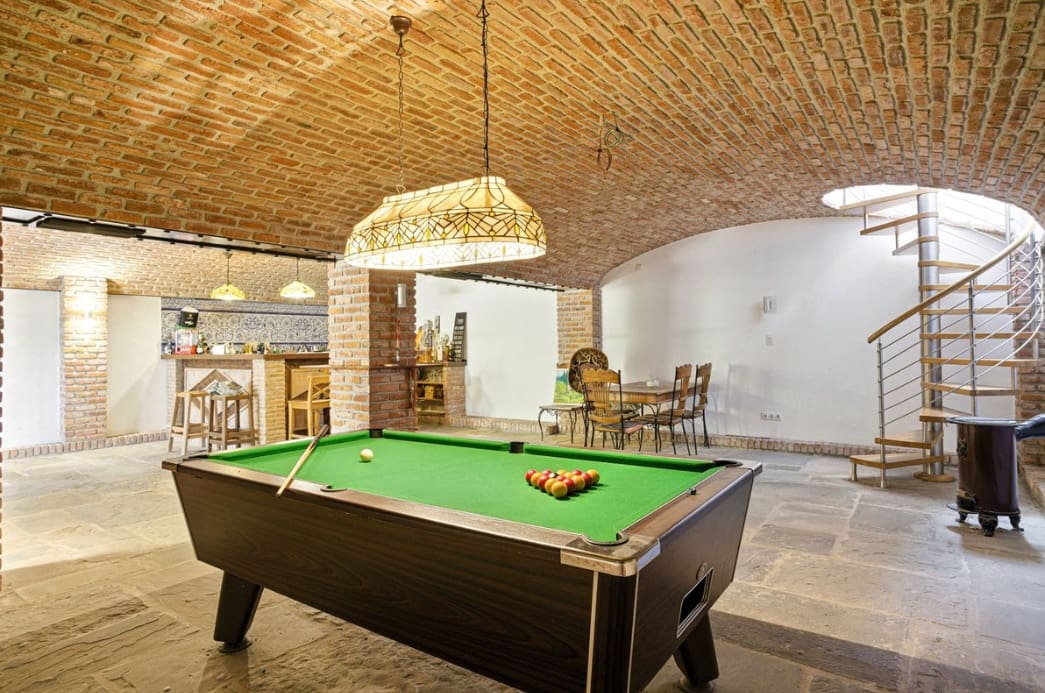 6 bedroom Villa for sale in Alhaurin el Grande with pool garage - € 2,200,000 (Ref: 9933689)