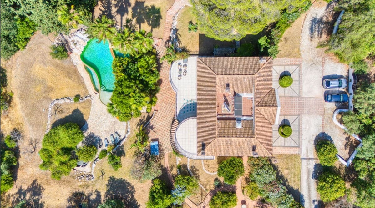 6 bedroom Villa for sale in Alhaurin el Grande with pool garage - € 2,200,000 (Ref: 9933689)