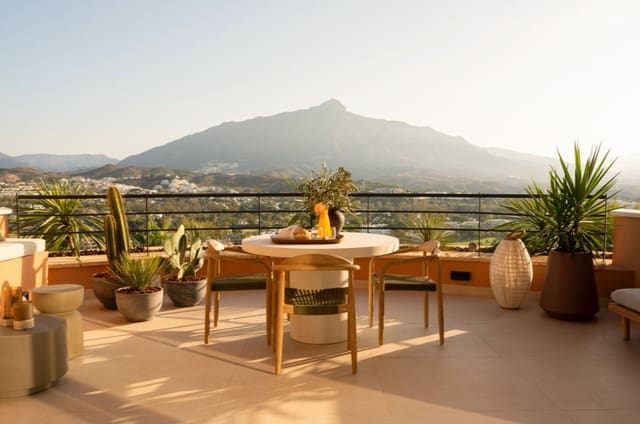 3 quarto Penthouse para venda em Marbella com piscina garagem - 2 450 000 € (Ref: 9941829)