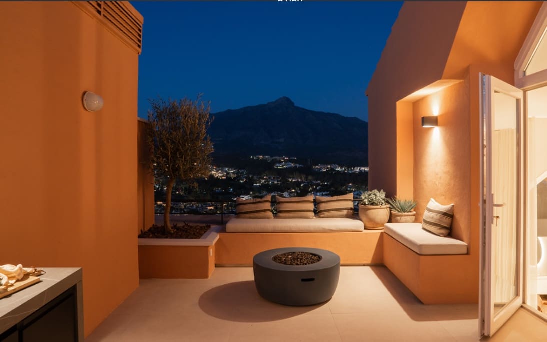 3 quarto Penthouse para venda em Marbella com piscina garagem - 2 450 000 € (Ref: 9941829)