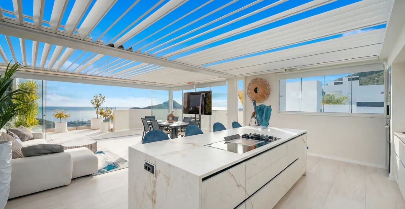 3 soverom Penthouse til salgs i Marbella med svømmebasseng garasje - € 2 995 000 (Ref: 9941830)
