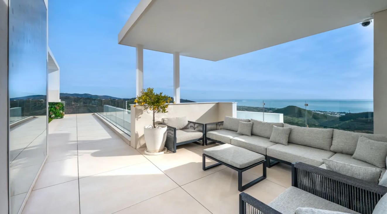 3 soverom Penthouse til salgs i Marbella med svømmebasseng garasje - € 2 995 000 (Ref: 9941830)