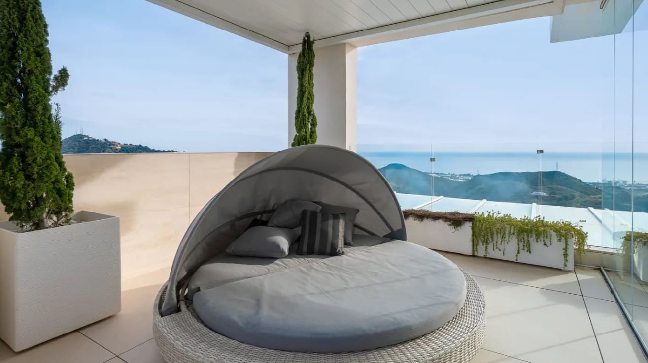 3 soverom Penthouse til salgs i Marbella med svømmebasseng garasje - € 2 995 000 (Ref: 9941830)
