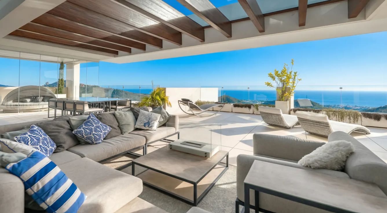 3 soverom Penthouse til salgs i Marbella med svømmebasseng garasje - € 2 995 000 (Ref: 9941830)