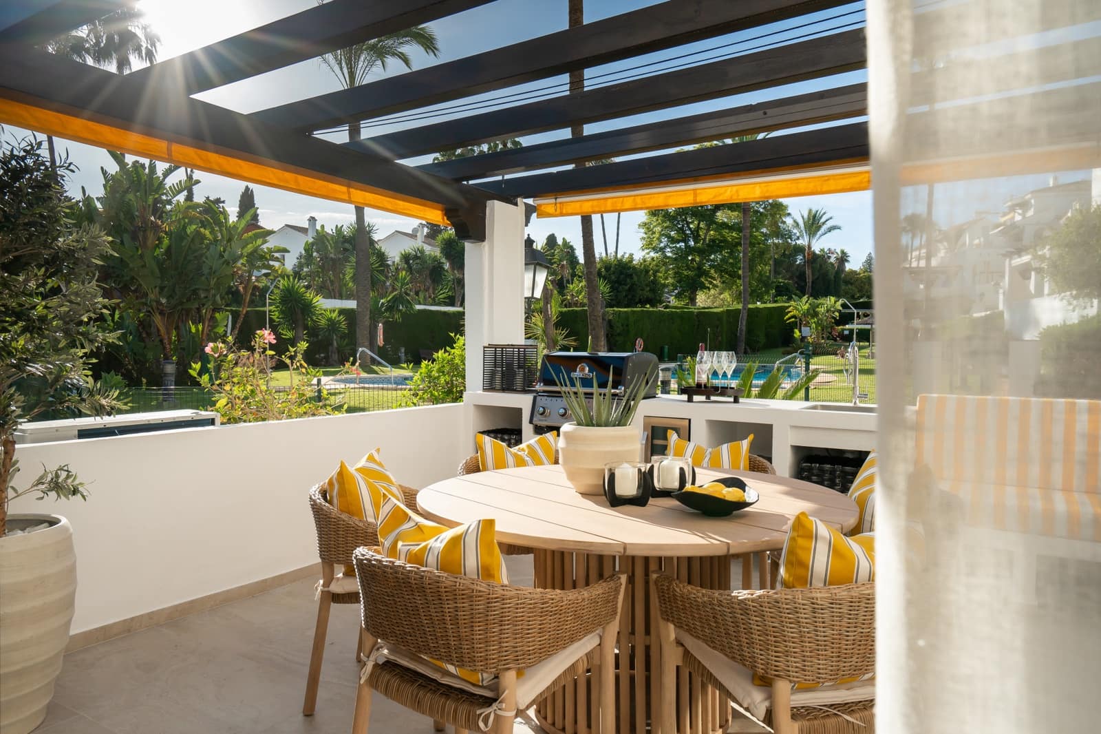 3 slaapkamer Appartement te koop in Marbella met zwembad garage - € 1.349.000 (Ref: 9941831)