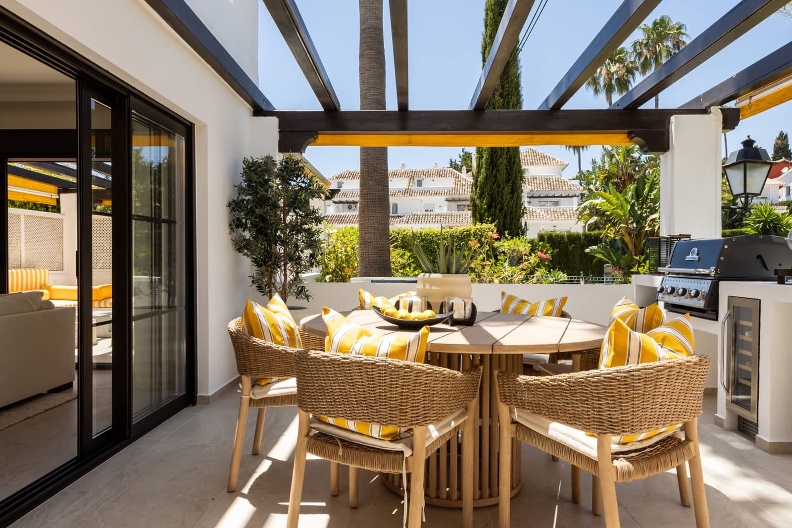 3 slaapkamer Appartement te koop in Marbella met zwembad garage - € 1.349.000 (Ref: 9941831)