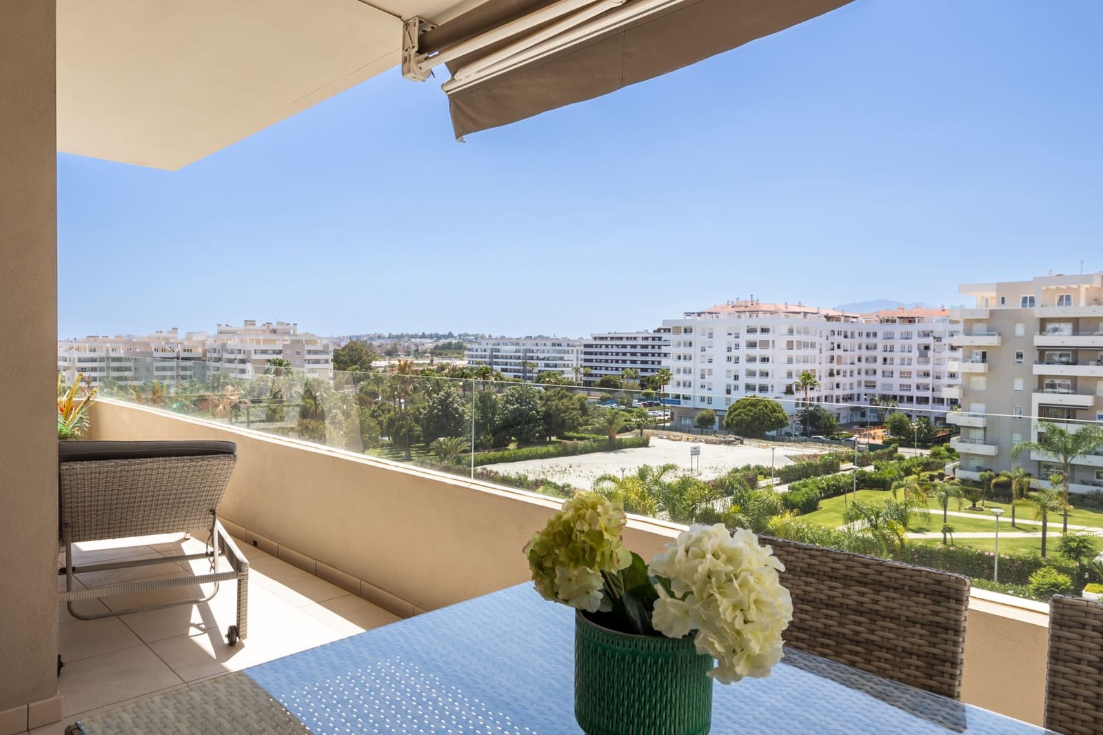 3 Zimmer Apartment zu verkaufen in Marbella mit Pool Garage - 415.000 € (Ref: 9941832)