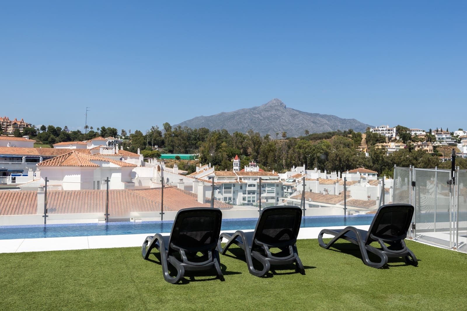 3 Zimmer Apartment zu verkaufen in Marbella mit Pool Garage - 415.000 € (Ref: 9941832)