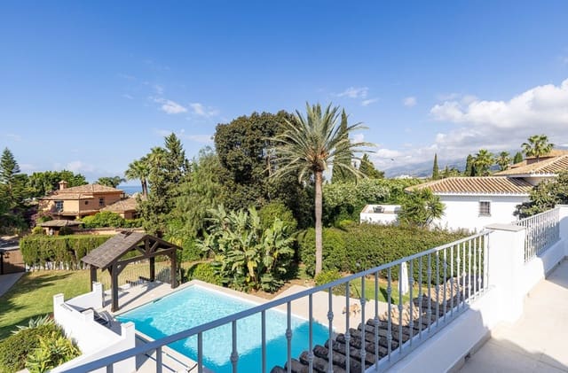 5 makuuhuone Huvila myytävänä paikassa Marbella mukana uima-altaan 
autotalli - 1 995 000 € (Ref: 9947378)