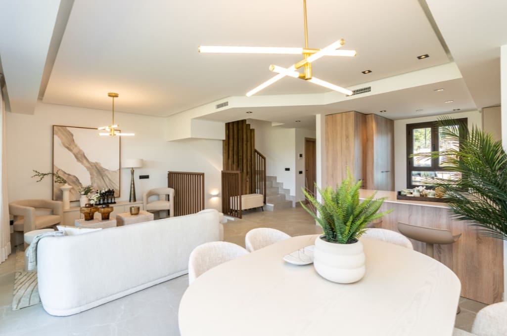 3 soveværelse Byhus til salg i Mijas Costa med swimmingpool garage - € 650.000 (Ref: 9949324)
