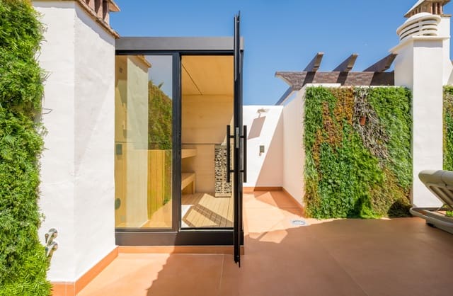 3 quarto Penthouse para venda em Marbella com piscina garagem - 2 695 000 € (Ref: 9952037)