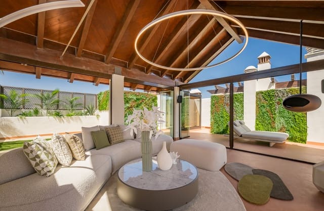 3 quarto Penthouse para venda em Marbella com piscina garagem - 2 695 000 € (Ref: 9952037)