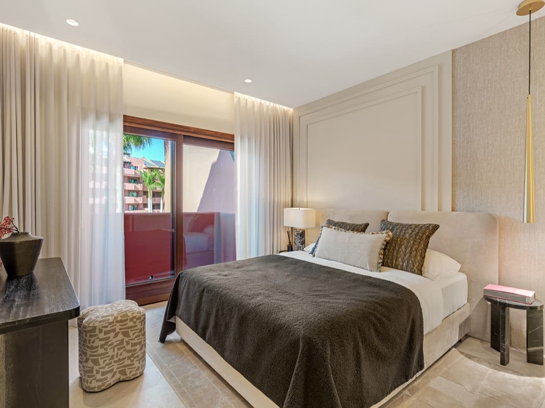 3 soverom Penthouse til salgs i Marbella med svømmebasseng garasje - € 4 995 000 (Ref: 9952038)