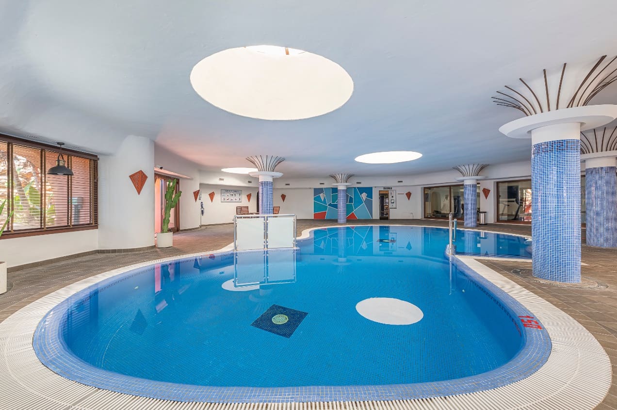 3 soverom Penthouse til salgs i Marbella med svømmebasseng garasje - € 4 995 000 (Ref: 9952038)