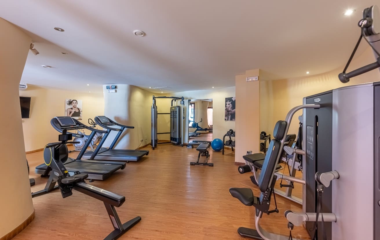 3 soverom Penthouse til salgs i Marbella med svømmebasseng garasje - € 4 995 000 (Ref: 9952038)