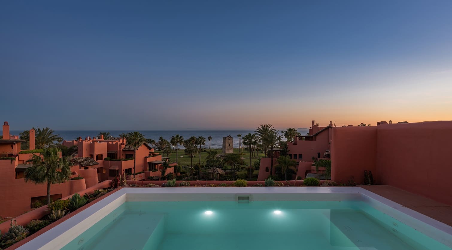 3 soverom Penthouse til salgs i Marbella med svømmebasseng garasje - € 4 995 000 (Ref: 9952038)