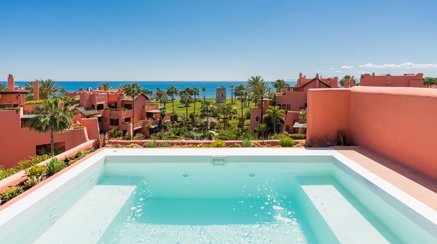 3 soverom Penthouse til salgs i Marbella med svømmebasseng garasje - € 4 995 000 (Ref: 9952038)