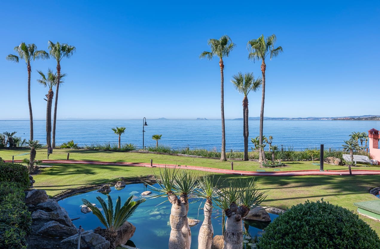 3 sypialnia Apartament na sprzedaż w Marbella z basenem garażem - 2 395 000 € (Ref: 9952039)