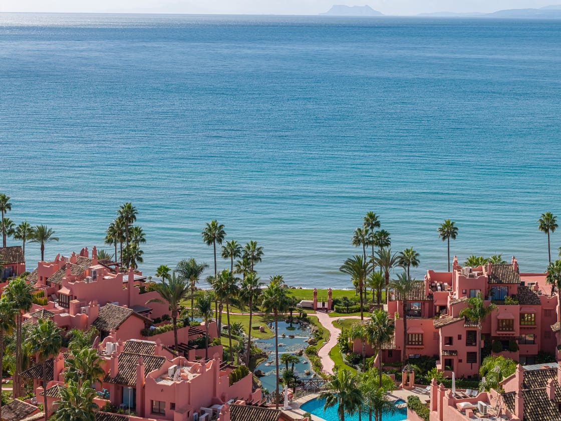 3 sypialnia Apartament na sprzedaż w Marbella z basenem garażem - 2 395 000 € (Ref: 9952039)
