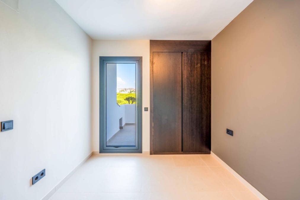 3 soverom Penthouse til salgs i Marbella med svømmebasseng garasje - € 1 598 000 (Ref: 9952043)