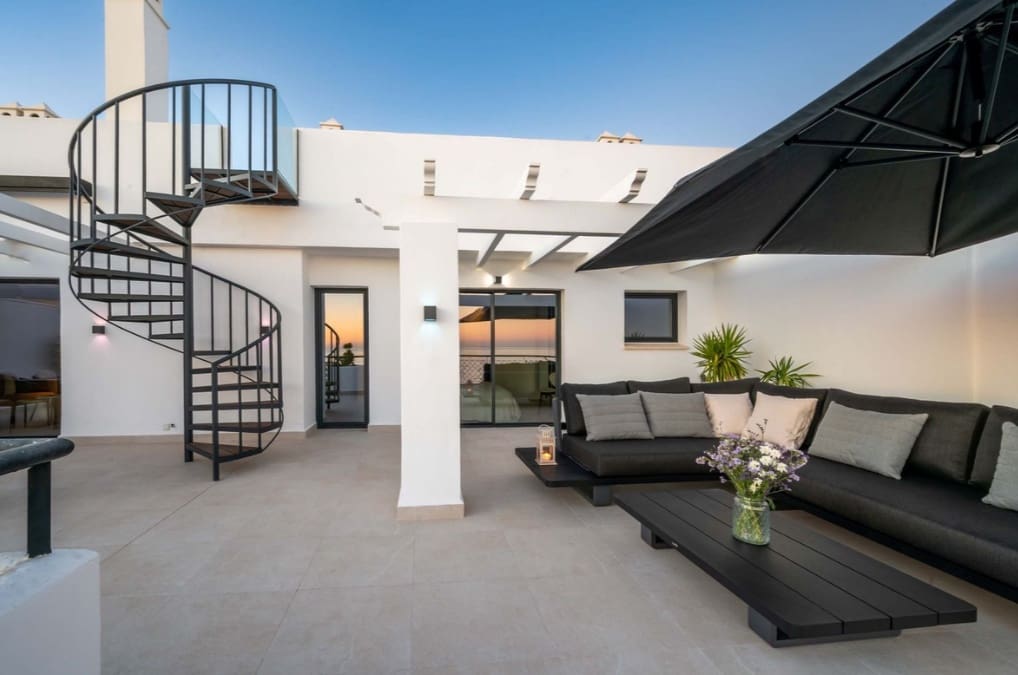 3 soverom Penthouse til salgs i Marbella med svømmebasseng garasje - € 1 598 000 (Ref: 9952043)
