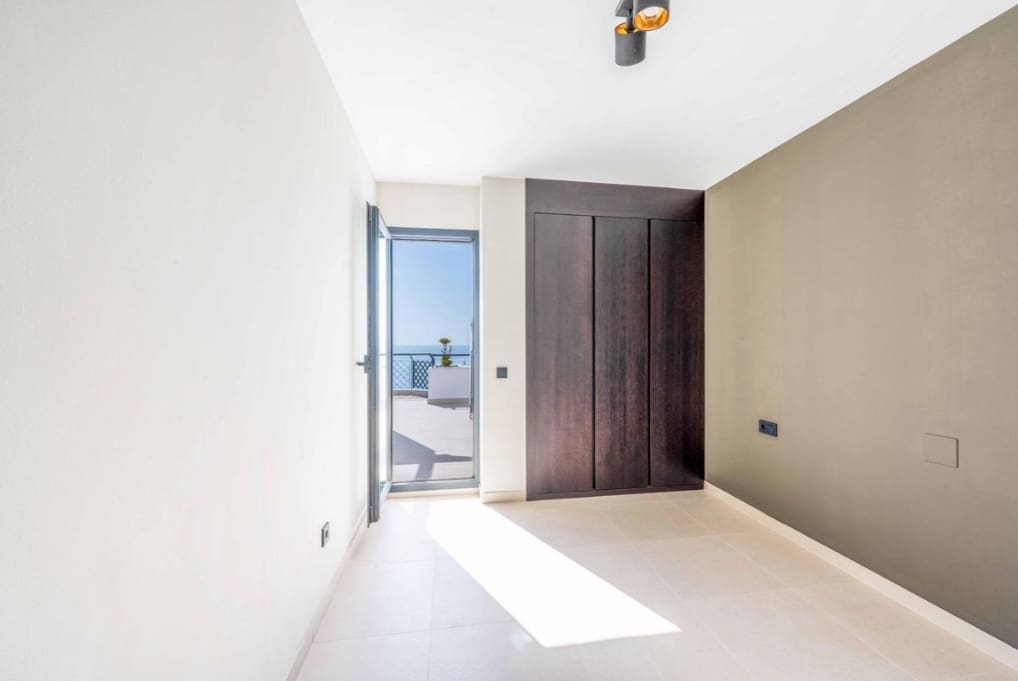 3 soverom Penthouse til salgs i Marbella med svømmebasseng garasje - € 1 598 000 (Ref: 9952043)