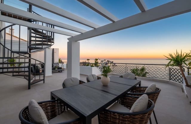 3 soverom Penthouse til salgs i Marbella med svømmebasseng garasje - € 1 598 000 (Ref: 9952043)