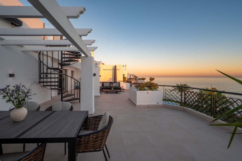 3 soverom Penthouse til salgs i Marbella med svømmebasseng garasje - € 1 598 000 (Ref: 9952043)