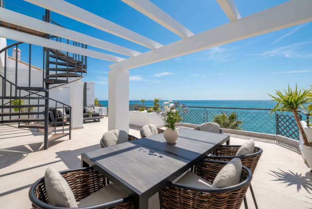 3 soverom Penthouse til salgs i Marbella med svømmebasseng garasje - € 1 598 000 (Ref: 9952043)