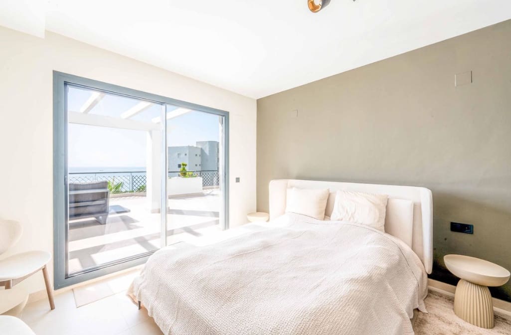3 soverom Penthouse til salgs i Marbella med svømmebasseng garasje - € 1 598 000 (Ref: 9952043)